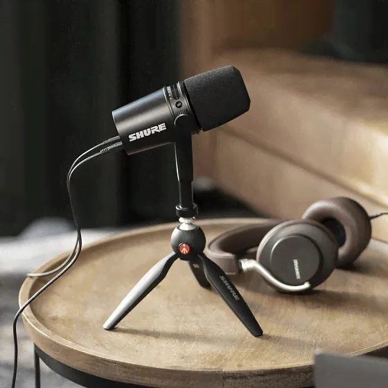 Shure MV7 Podcast Kit-2