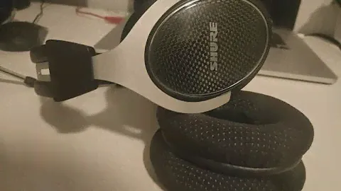 Обзор Shure SRH-1540: исключительная настройка и закрытая задняя панель?
