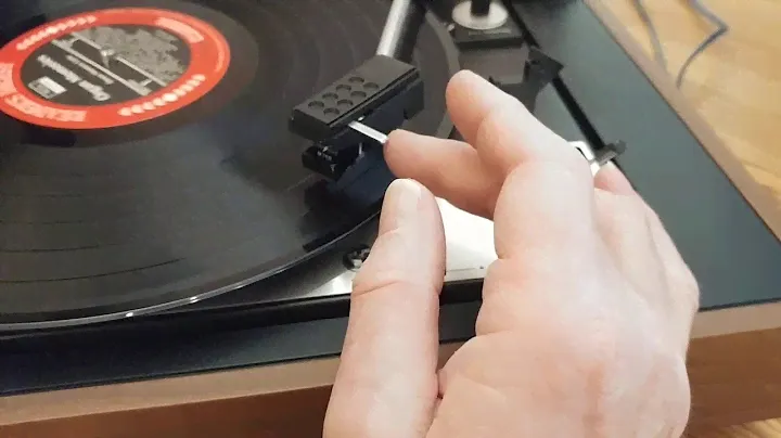 Dual 1225 Turntable With Shure Cartridge, Base and Cover, working 95%