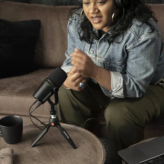Shure MV7 Podcast Kit-1